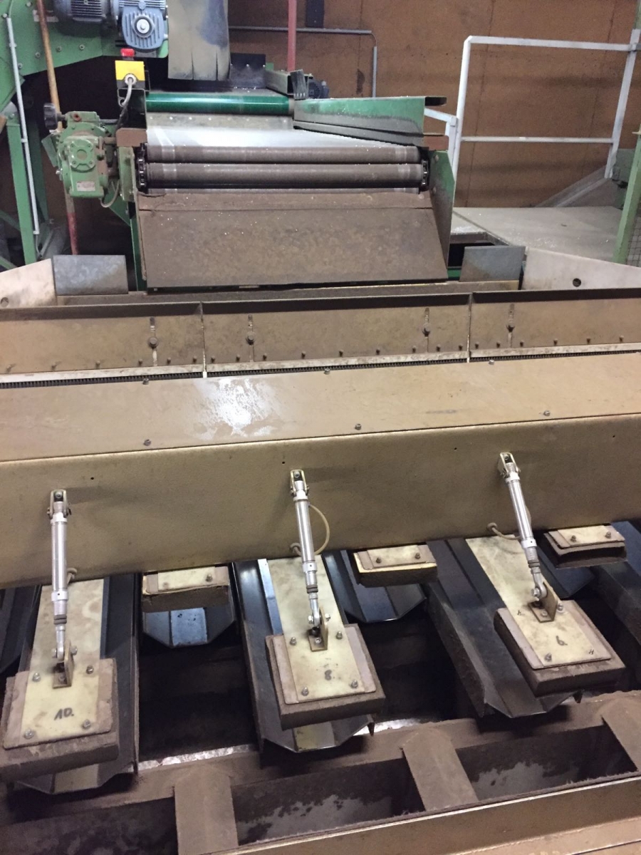 4588 Affeldt Computer weigher 12 head with rollstock net bagger