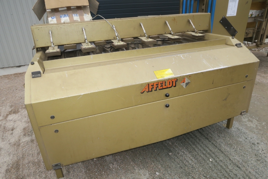 4588 Affeldt Computer weigher 12 head with rollstock net bagger