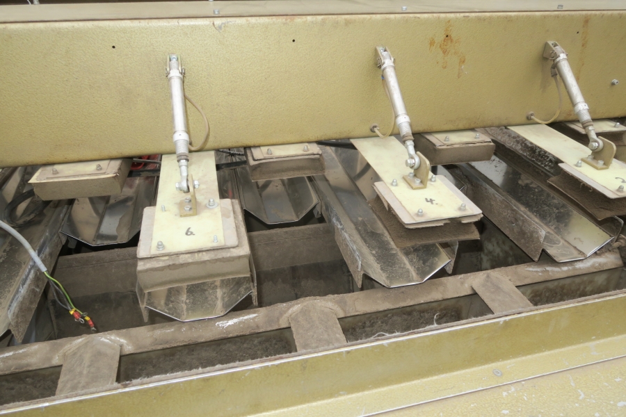 4588 Affeldt Computer weigher 12 head with rollstock net bagger