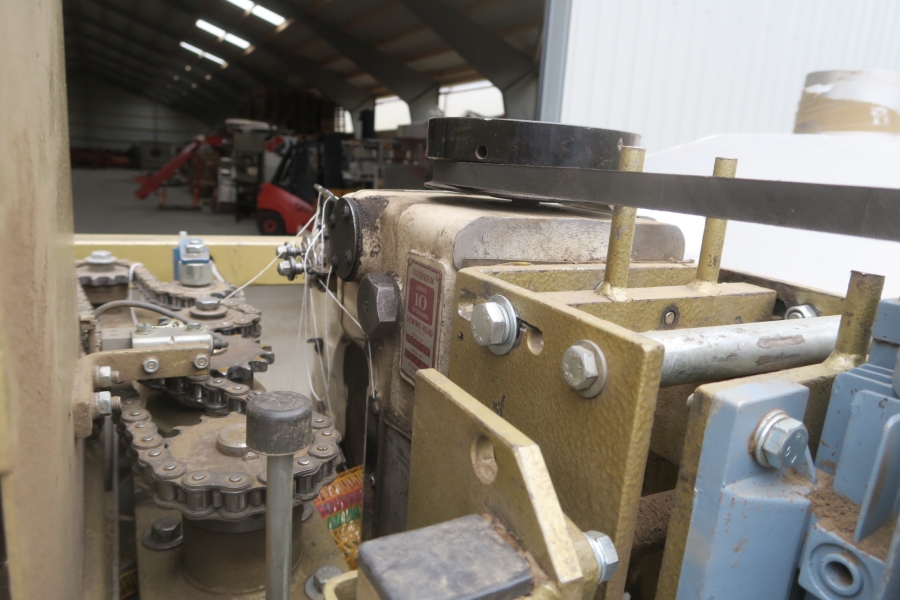 4588 Affeldt Computer weigher 12 head with rollstock net bagger