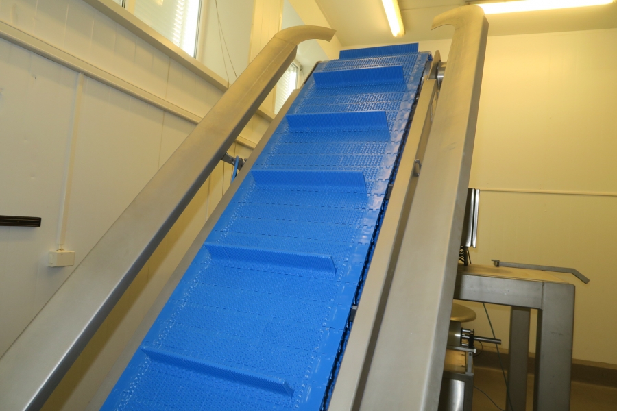 4593 GKS packlinje med vertikal packmaskin, våg mm