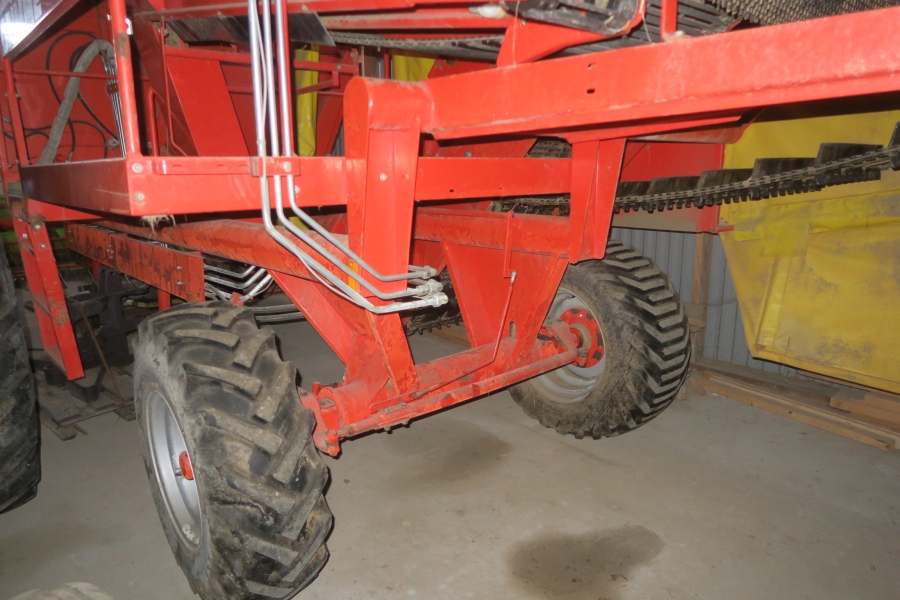 4595 Grimme 70-20 potato harvester