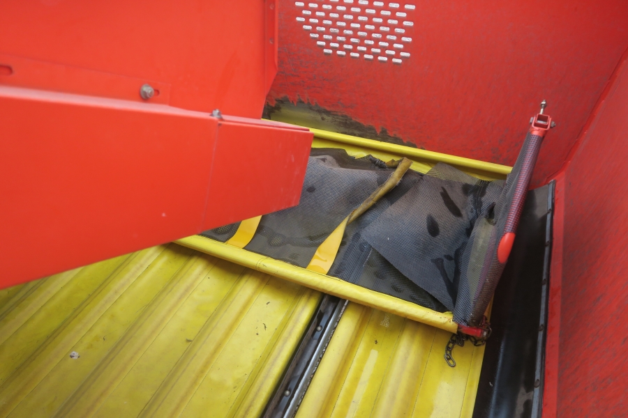 4609 Grimme SE 75-30 UB potato harvester