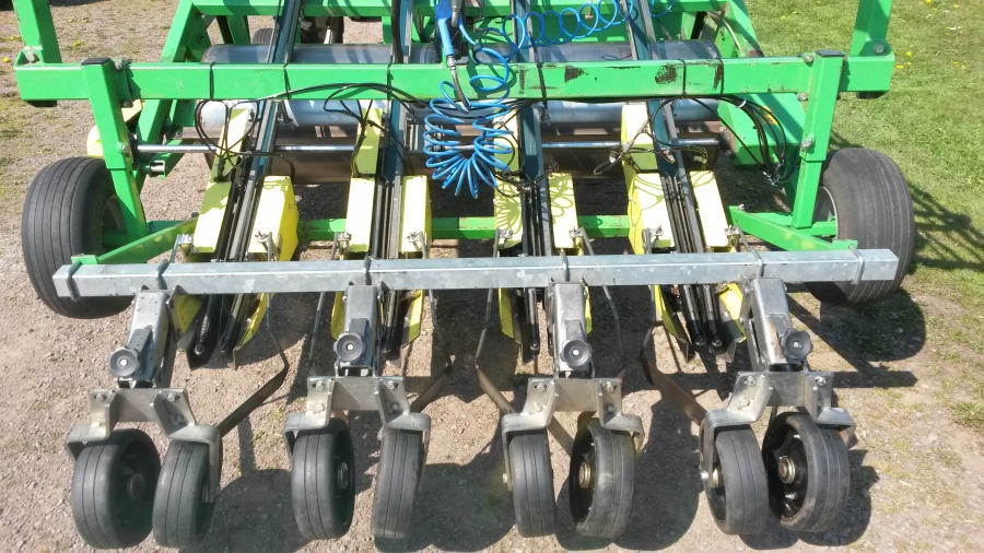 4610 Hortech TRE 190 Pflanzmaschine Kuben