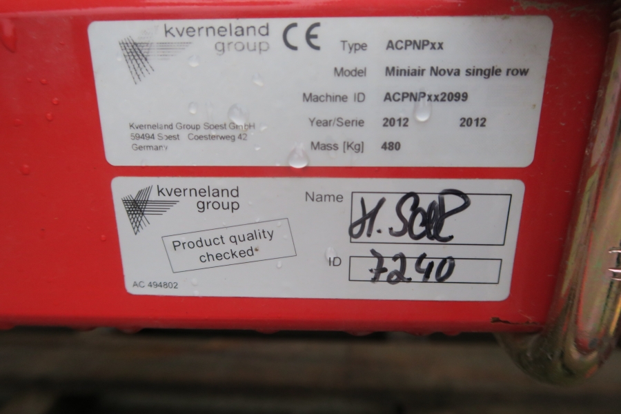 4612 Kverneland Miniair Nova pneumatic seeder