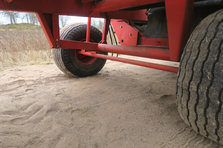 4615 Kverneland UN2200 potato harvester