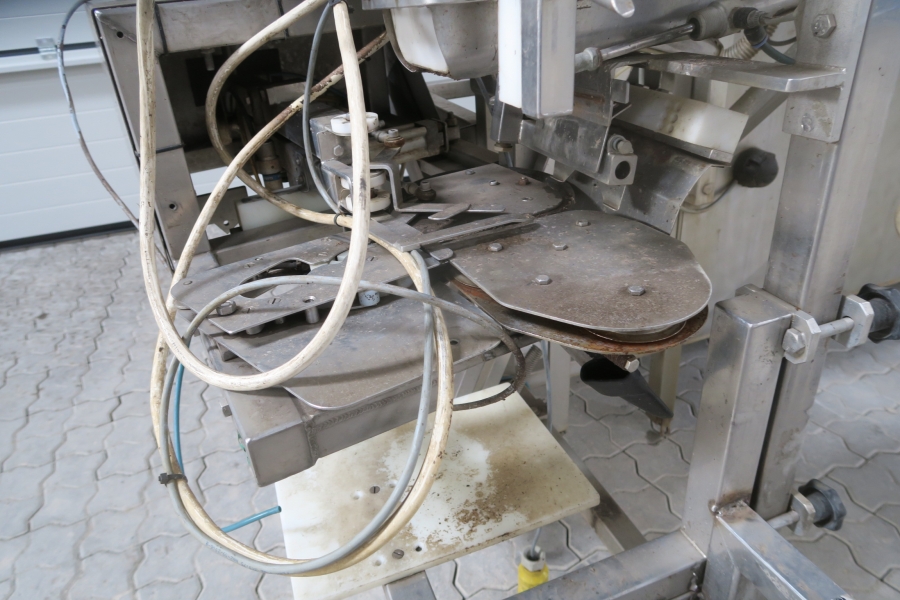 4616  Newtec 2009G Computer weigher for carrots