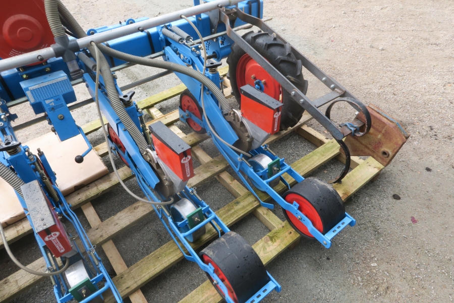 4621 Monosem MS precision seeder for vegetables