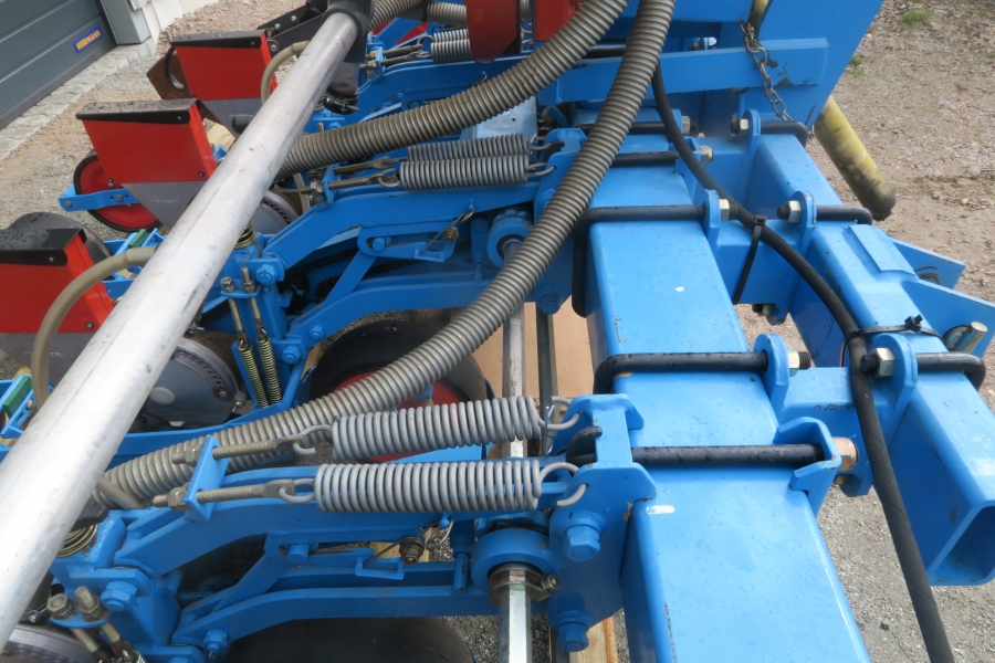 4621 Monosem MS precision seeder for vegetables
