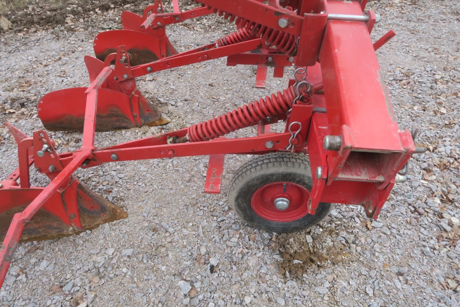4629 Underhaug potato ridger 4 row