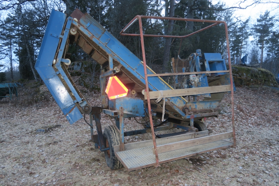 4631 Asa-Lift garlic harvester