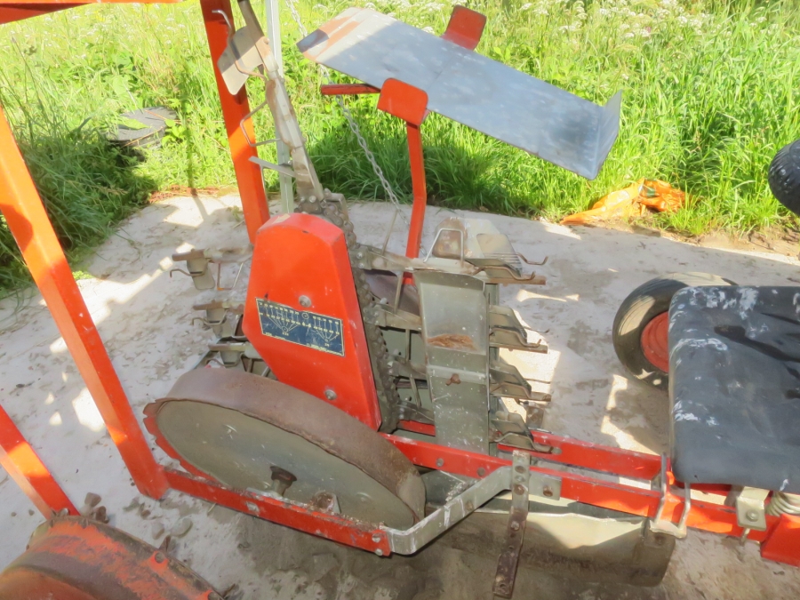 4658 Checchi & Magli FOX 4 row planting machine