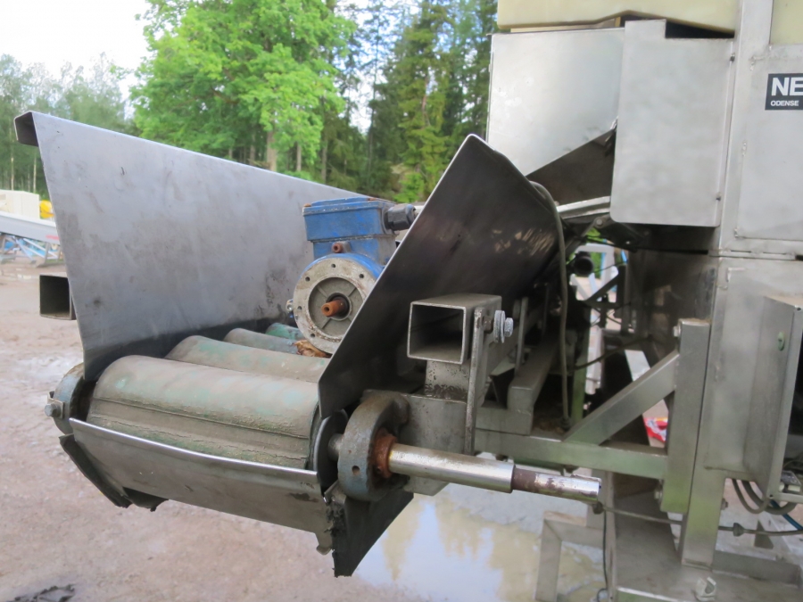 4659 Newtec 2012XB weigher