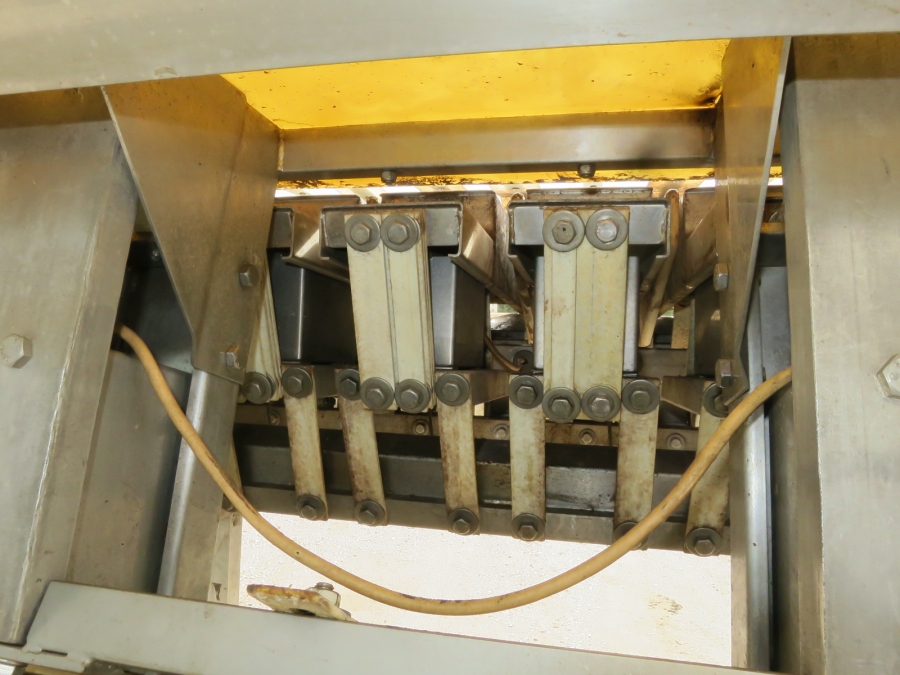 4672 Newtec 2000 computer weigher