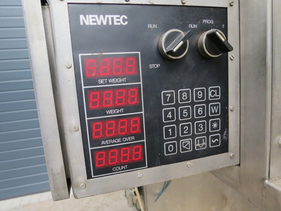 4672 Newtec 2000 computer weigher