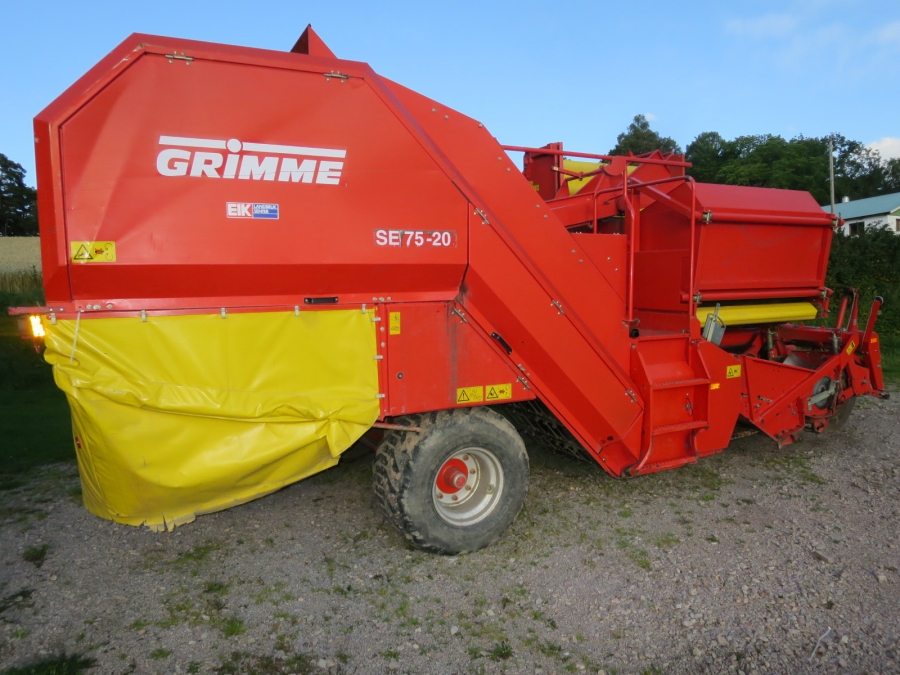 4677 Grimme SE75-20 potato harvester
