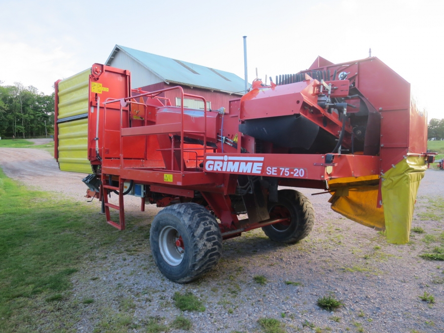 4677 Grimme SE75-20 potato harvester