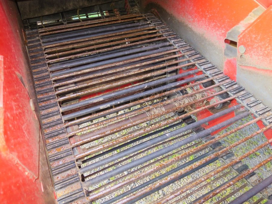 4677 Grimme SE75-20 potato harvester