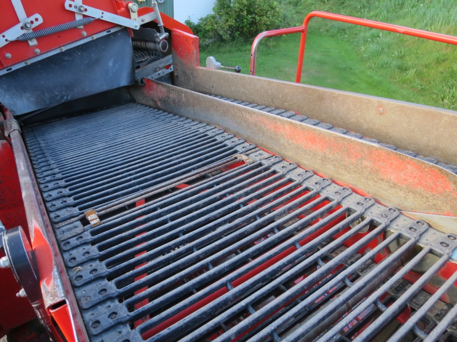 4677 Grimme SE75-20 potato harvester