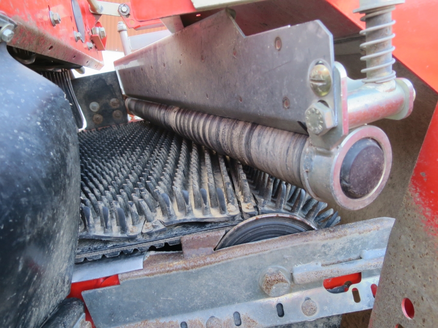 4677 Grimme SE75-20 potato harvester