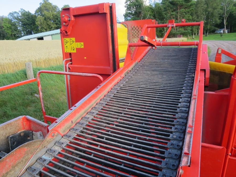 4677 Grimme SE75-20 potato harvester