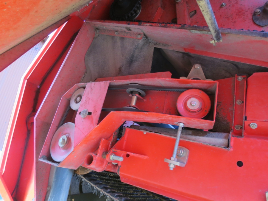 4677 Grimme SE75-20 potato harvester
