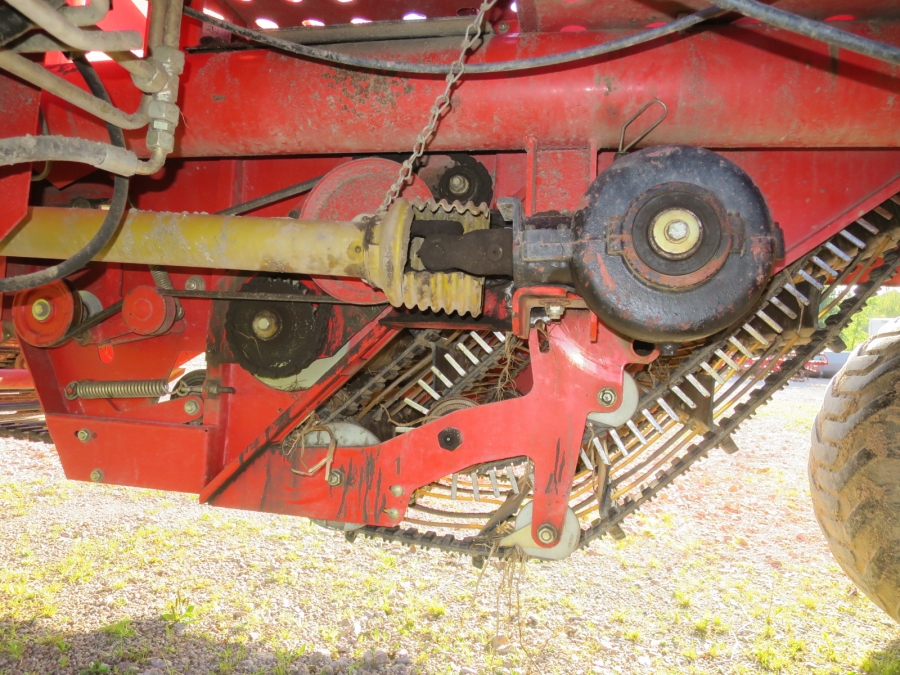 4677 Grimme SE75-20 potato harvester