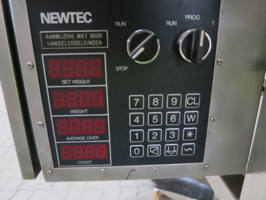 4684 Newtec 2009PC weigher