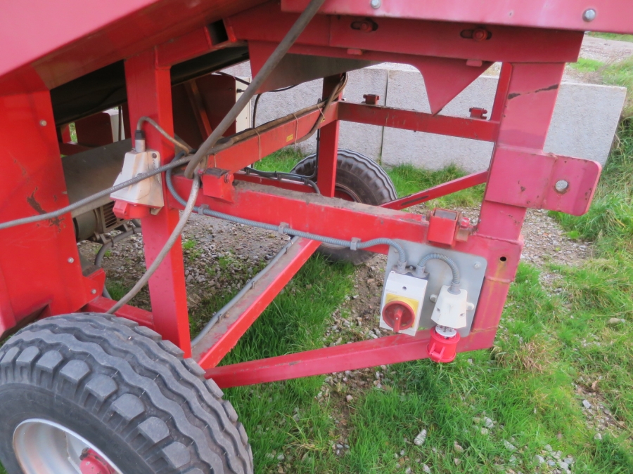 4687 Tong Storemaker 1200 Sturtzbunker