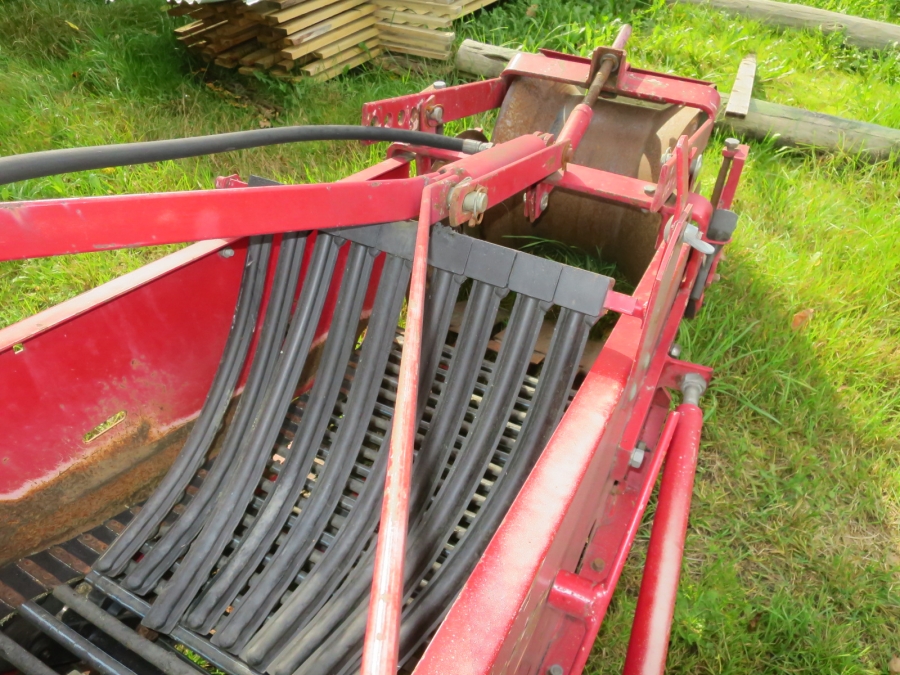 4697 Juko Midi potato harvester