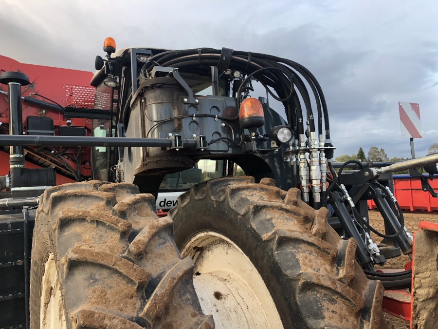 4702 Dewulf RQA3060 potato harvester selfpropelled