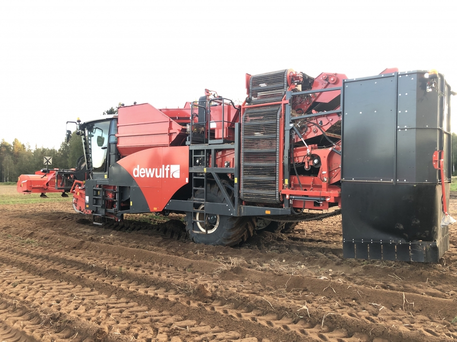 4702 Dewulf RQA3060 potato harvester selfpropelled