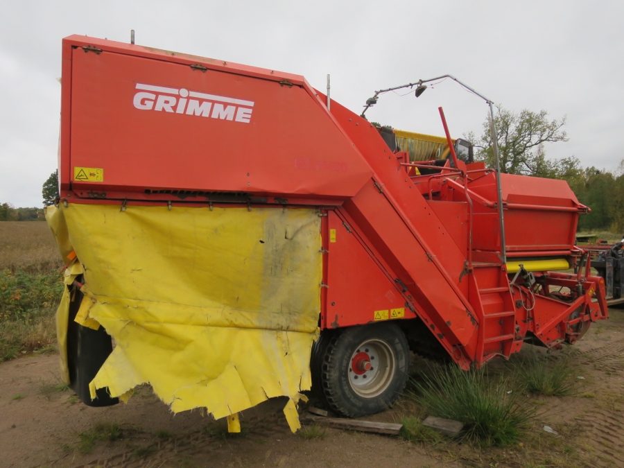 4704 Grimme SE75-30 potato harvester