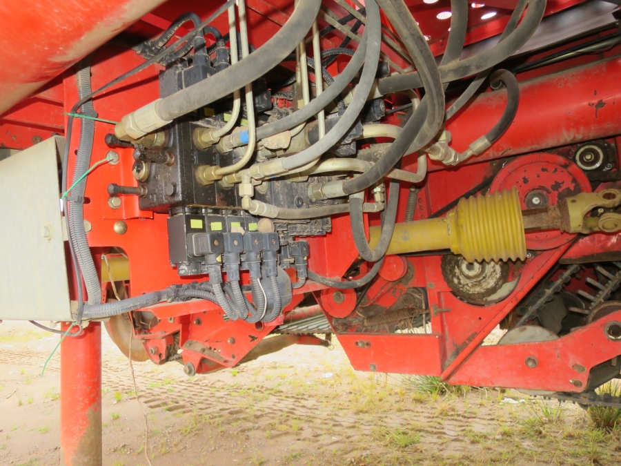 4704 Grimme SE75-30 potato harvester