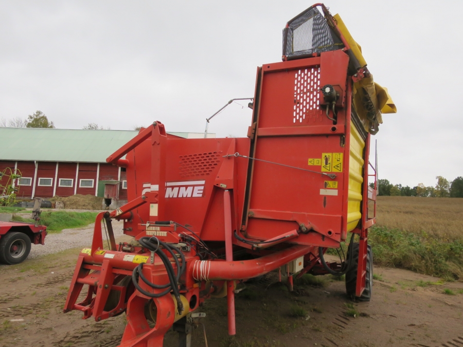 4704 Grimme SE75-30 potato harvester