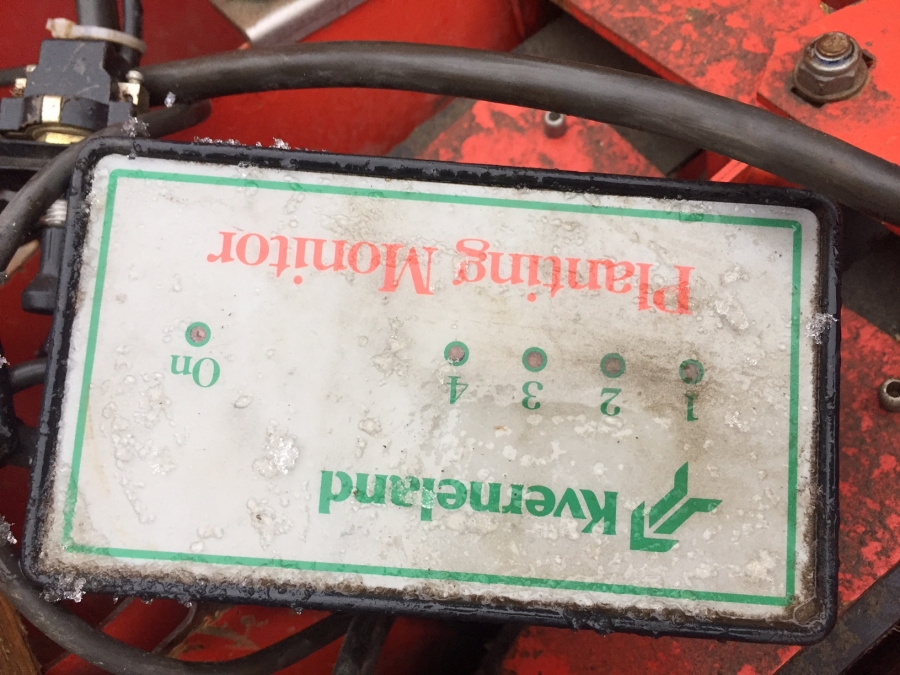 4745 Kverneland UN3000 potato planter 2 row