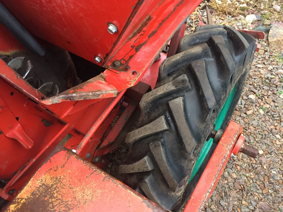 4745 Kverneland UN3000 potato planter 2 row