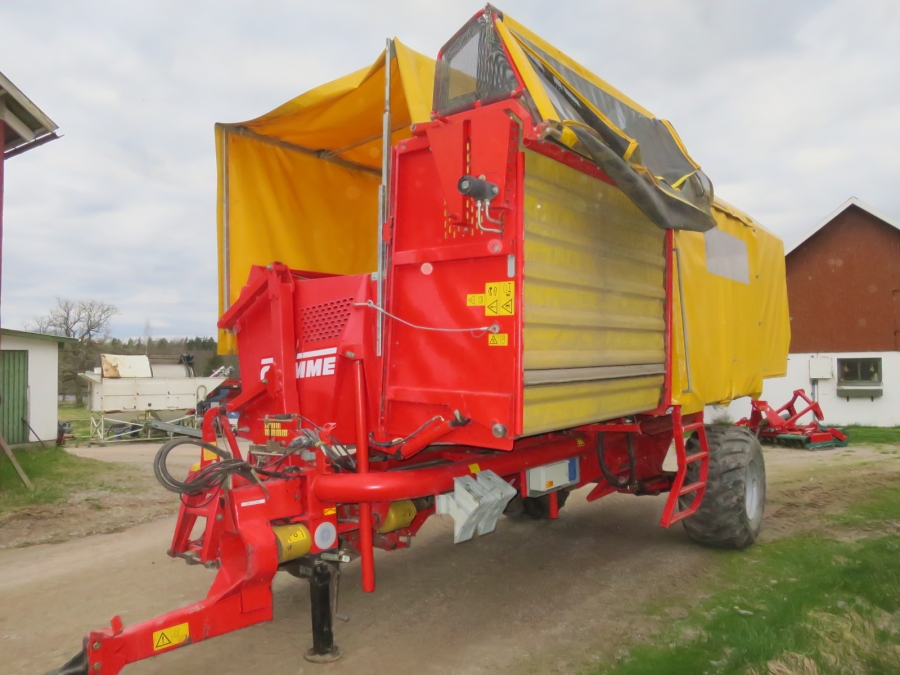 4802 Grimme SE75-40 potato harvester