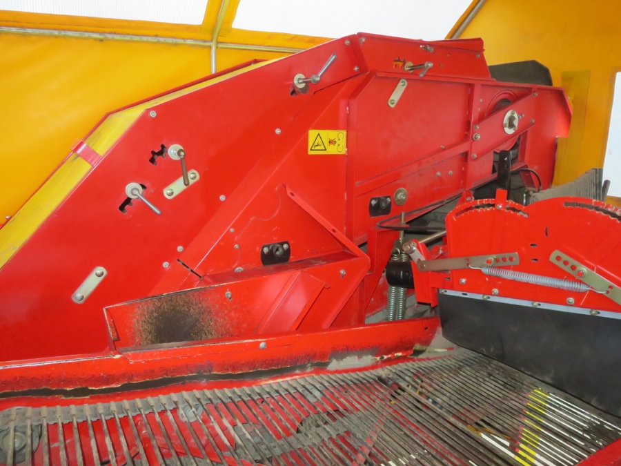 4802 Grimme SE75-40 potato harvester