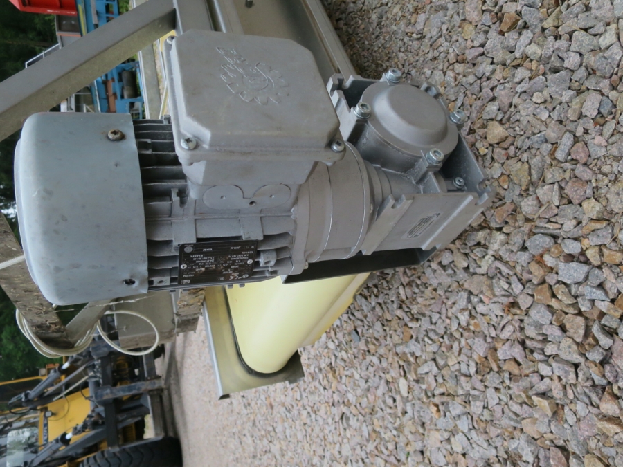 4814 Elevator 4500x550 mm STAINLESS STEEL