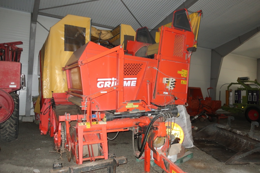 4820 Grimme SE75-30 potato harvester