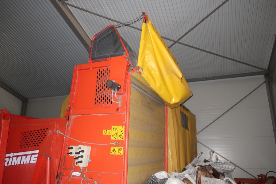 4820 Grimme SE75-30 potato harvester