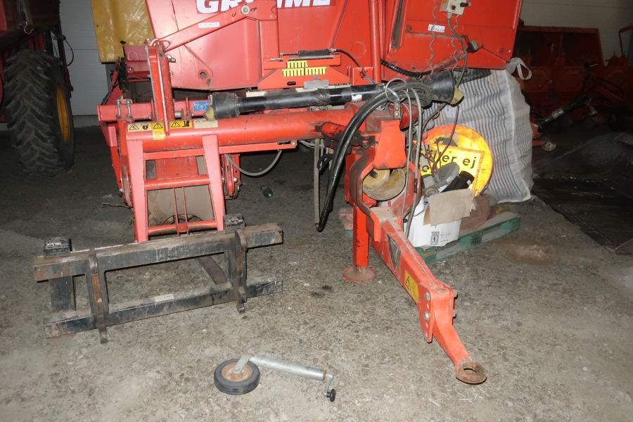 4820 Grimme SE75-30 potato harvester