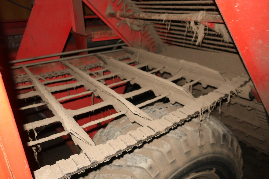 4820 Grimme SE75-30 potato harvester