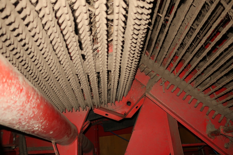 4820 Grimme SE75-30 potato harvester