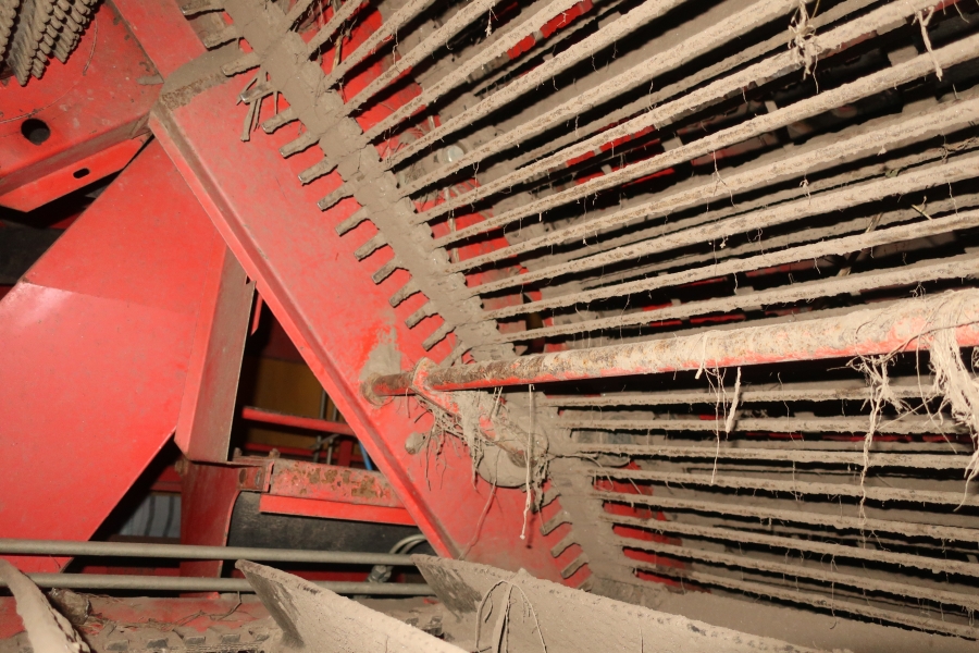 4820 Grimme SE75-30 potato harvester