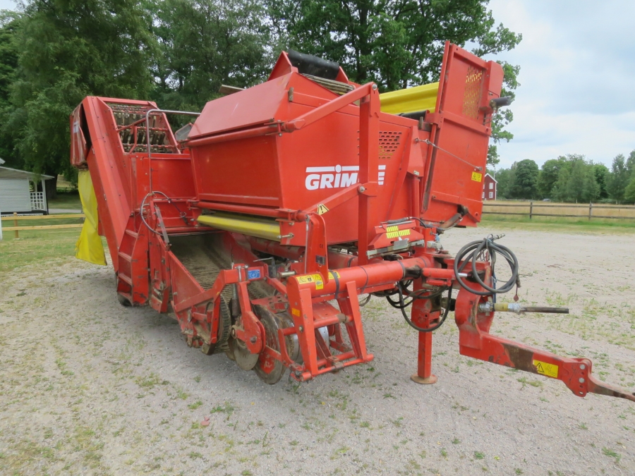 4821 Grimme SE75-30 potato harvester