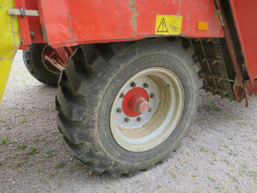 4821 Grimme SE75-30 potato harvester