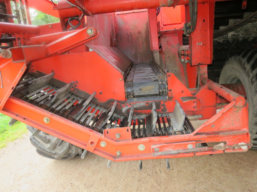 4865 Grimme SE75-30 potato harvester