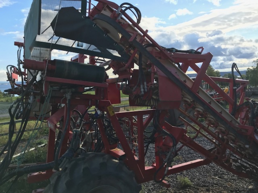 4876 Simon Leek harvester RPNB